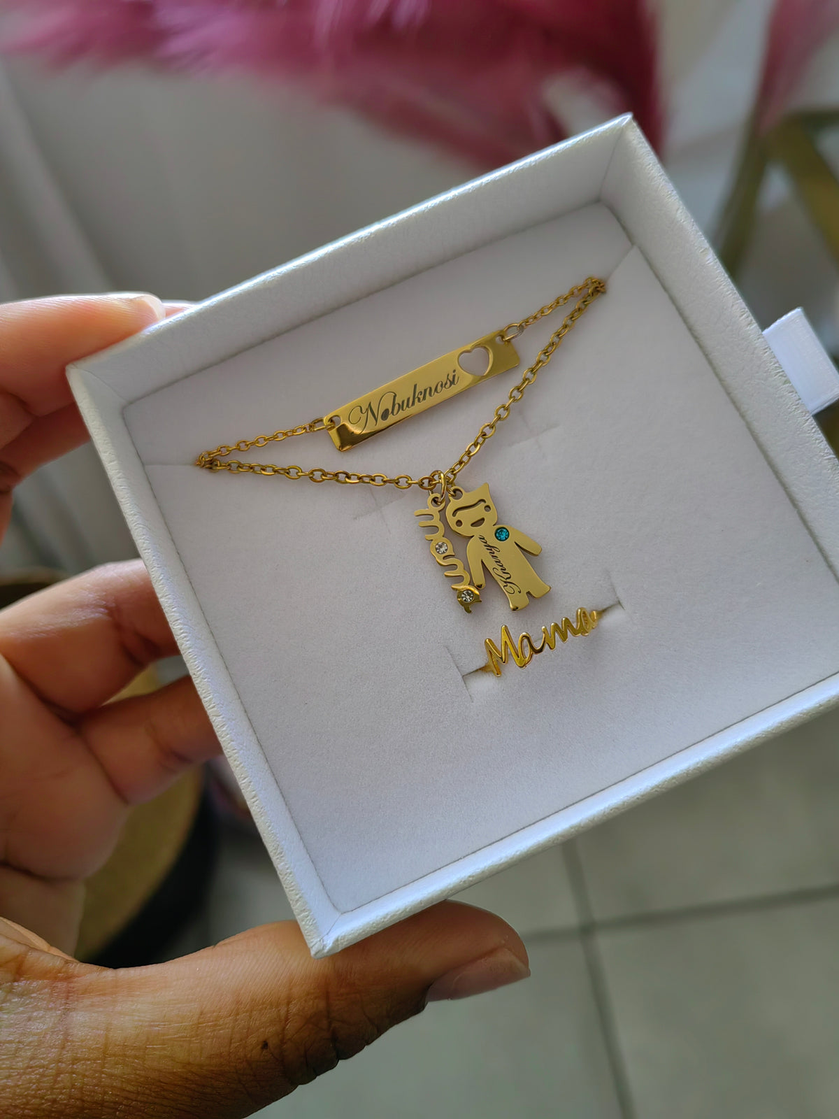 HEART NAMEPLATE NECKLACE
