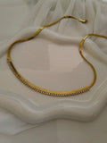CLASSY NECKLACE