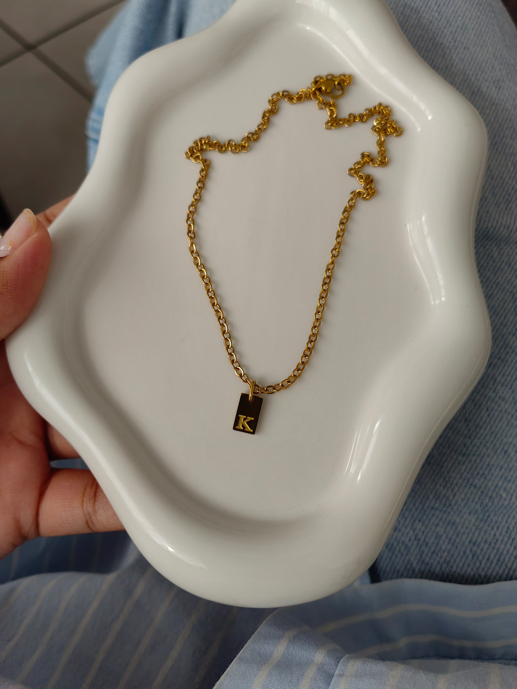 PLATE LETTER NECKLACE