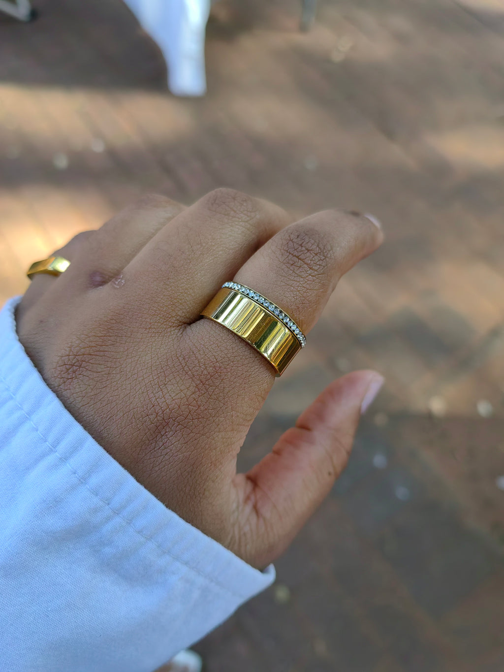 OLIVIA RING