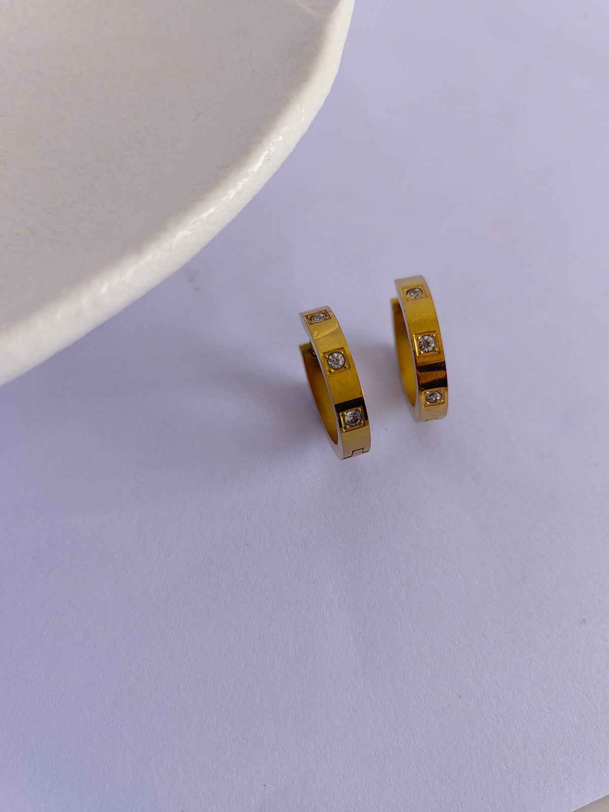 CHLOE HOOPS