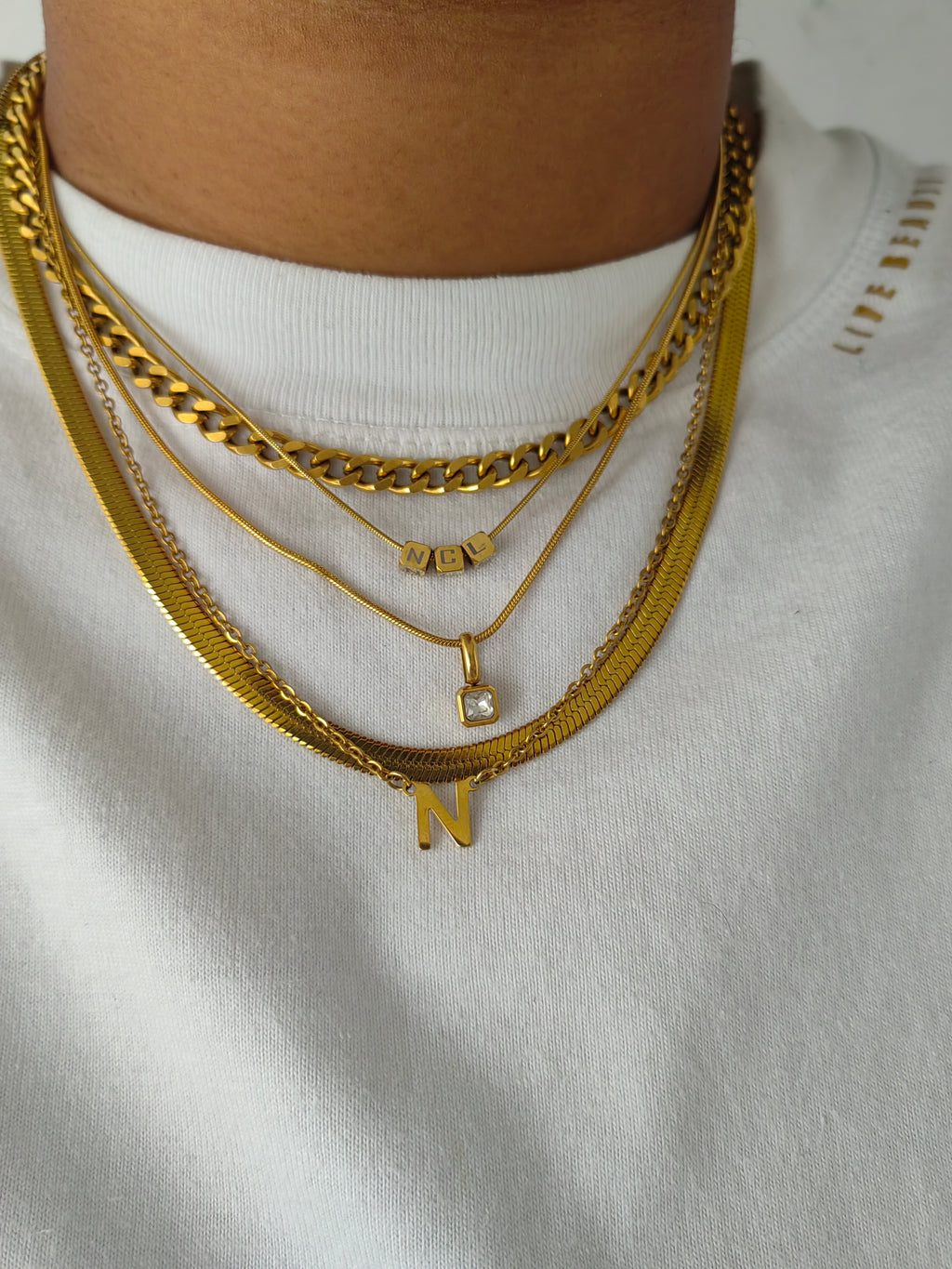 INITIAL NECKLACE