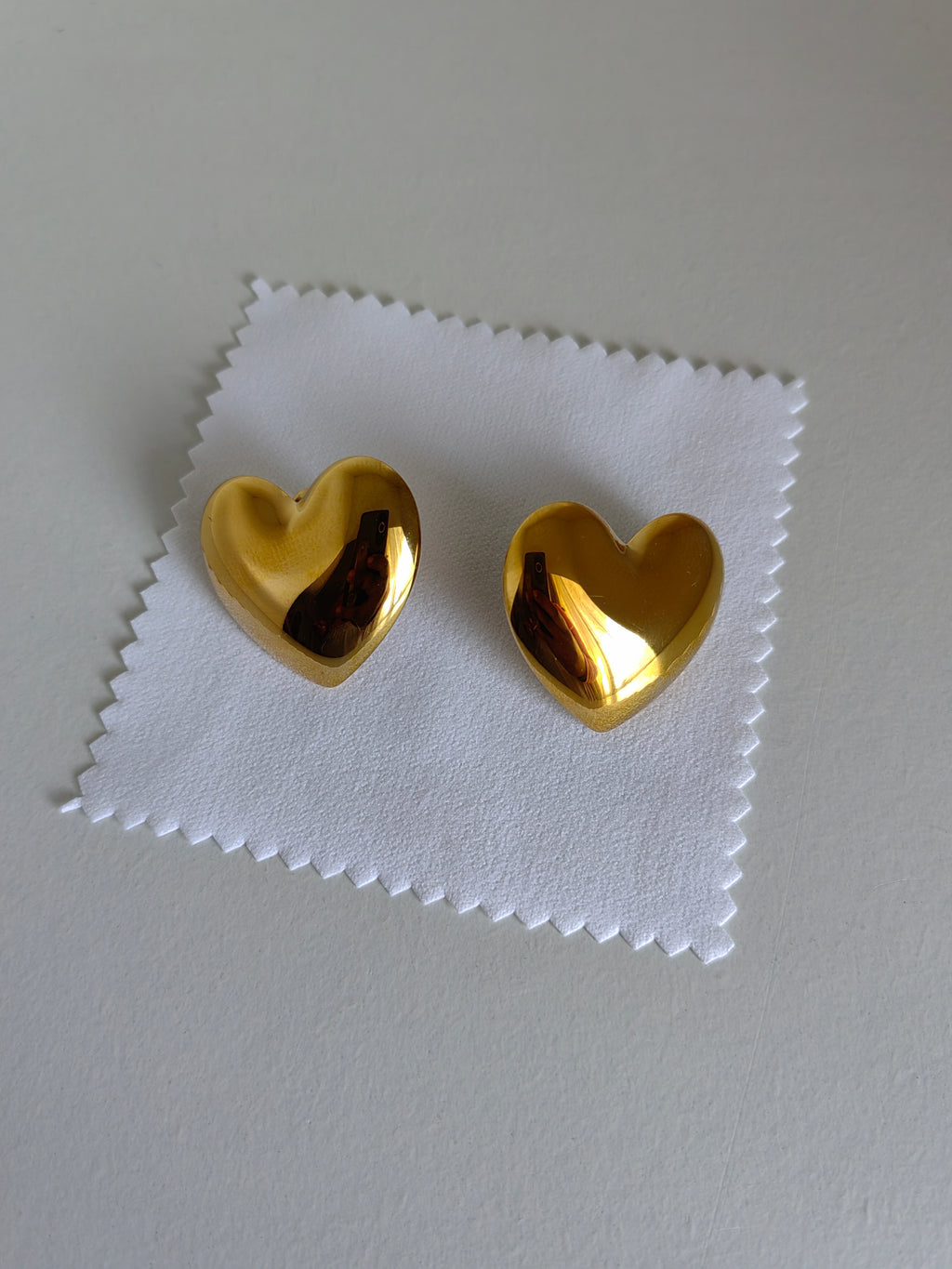 HEART STUDS