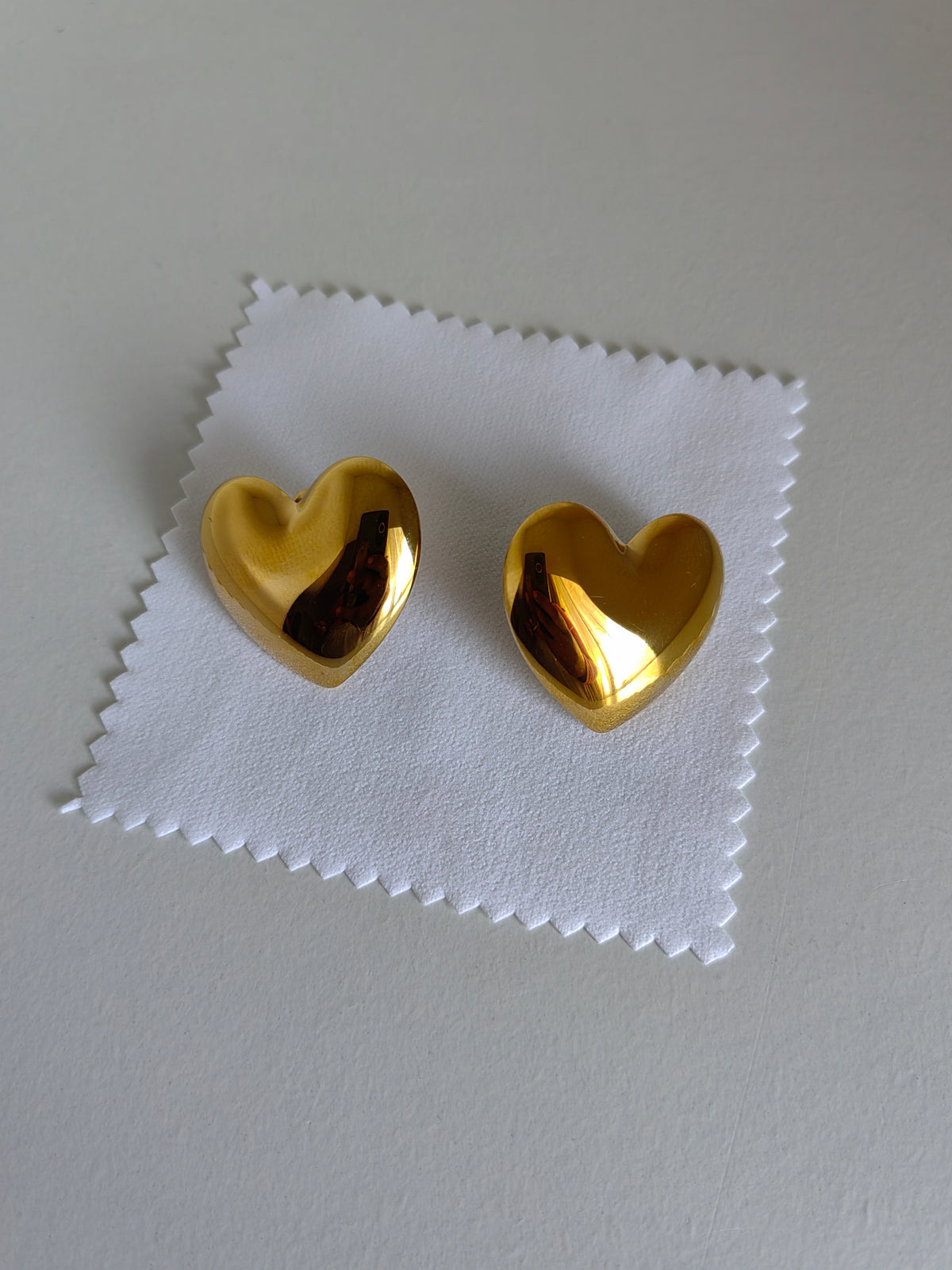 HEART STUDS