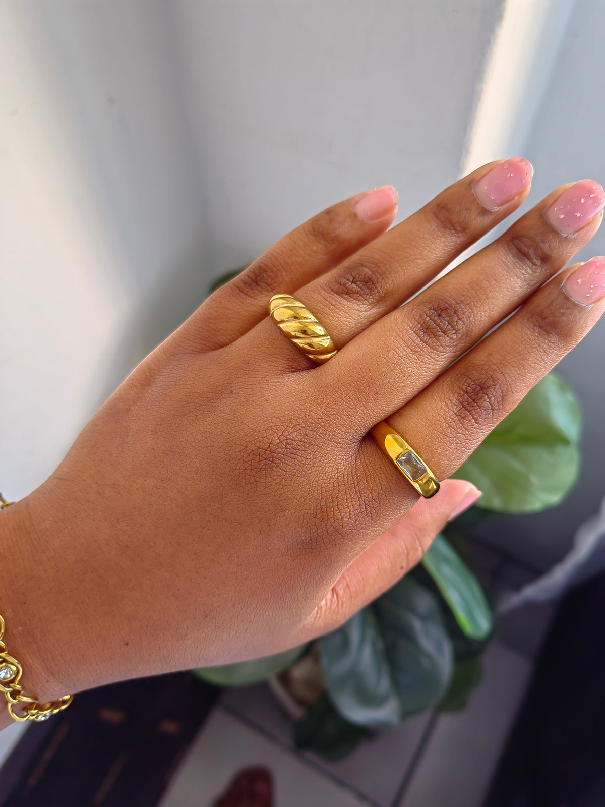 CROISSANT RING