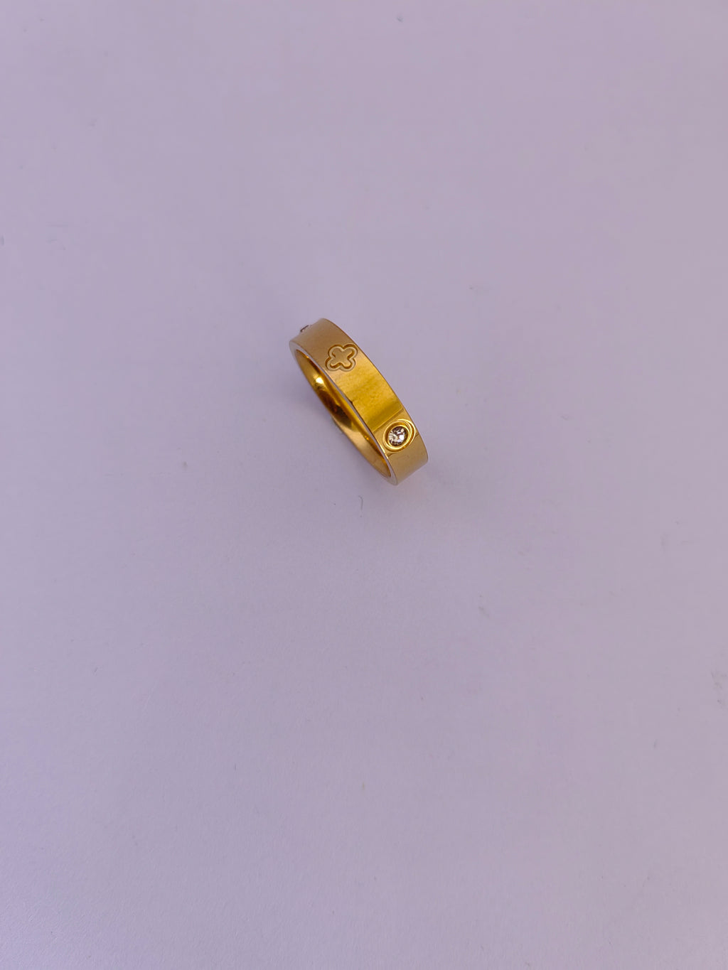 CLOVER RING