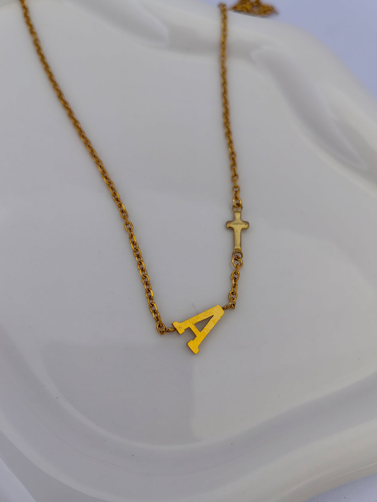 CONNECTOR INITIAL NECKLACE