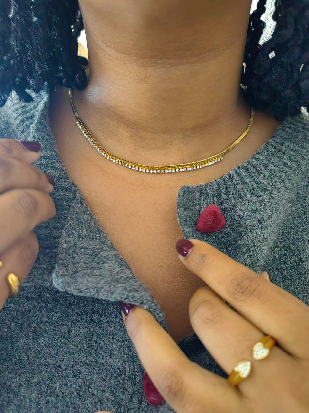 CLASSY NECKLACE