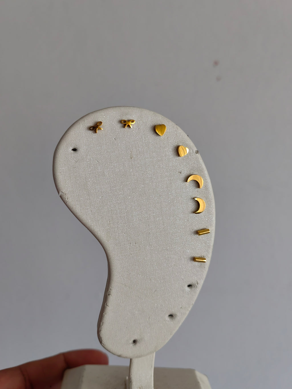 GIRLS GOLD STUDS