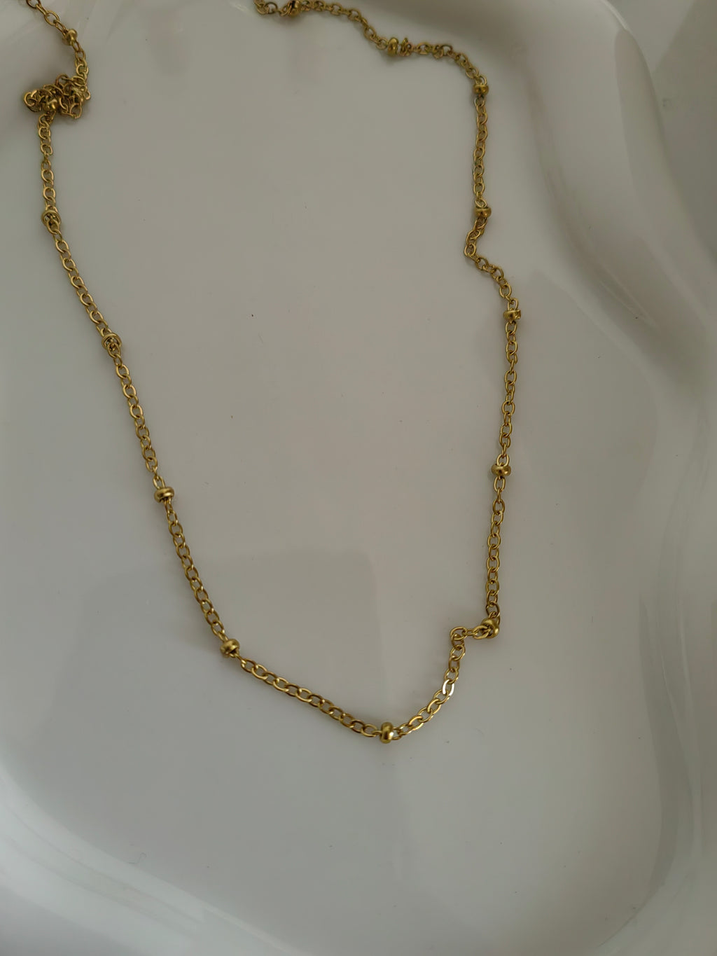 MED DEWDROP NECKLACE