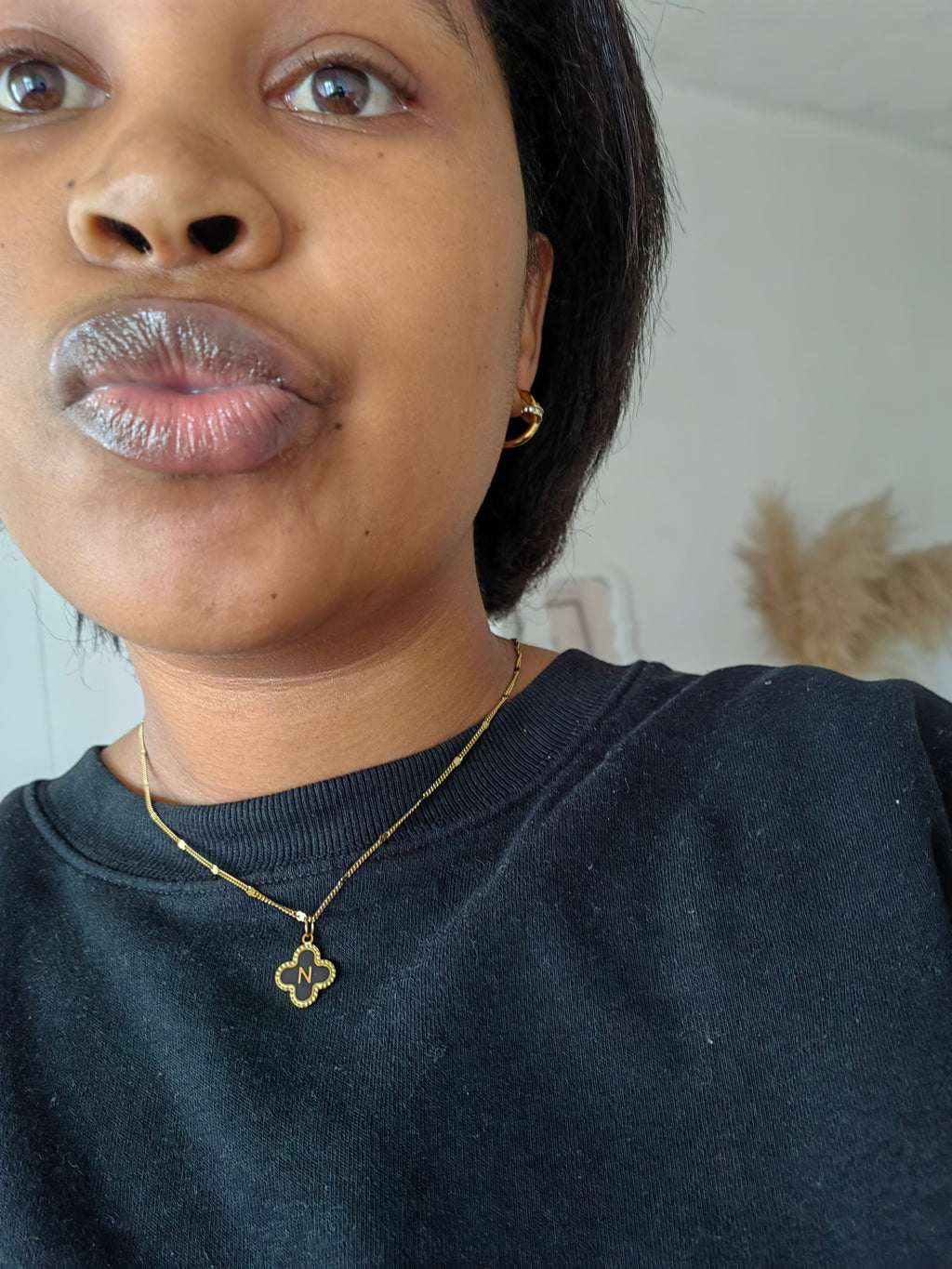CLOVER LETTER NECKLACE
