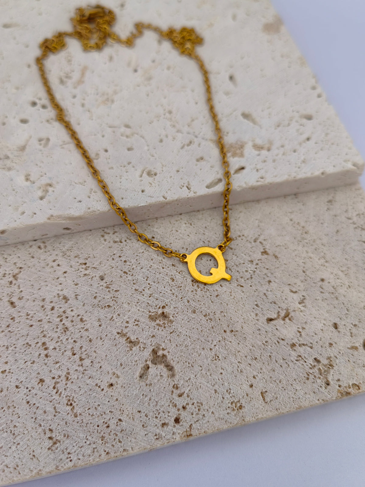 INITIAL NECKLACE