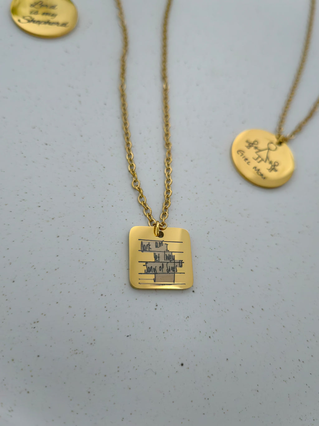 PICTURE INGRAVED NECKLACE