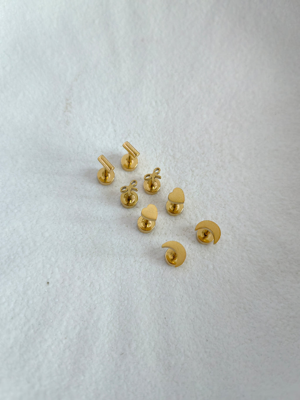 GIRLS GOLD STUDS