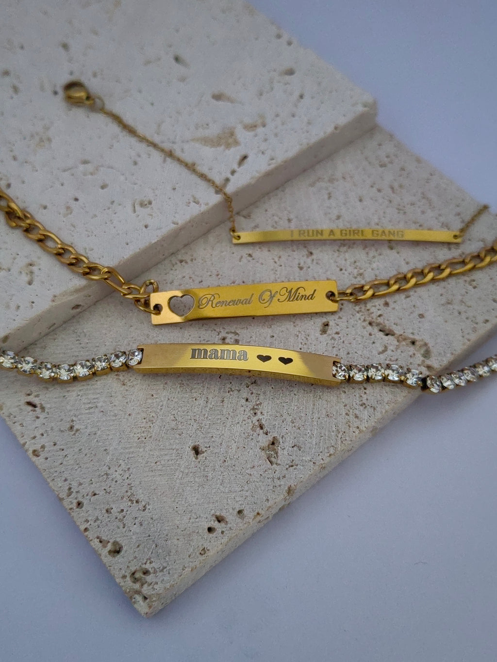 THIN NAMEPLATE BRACELET