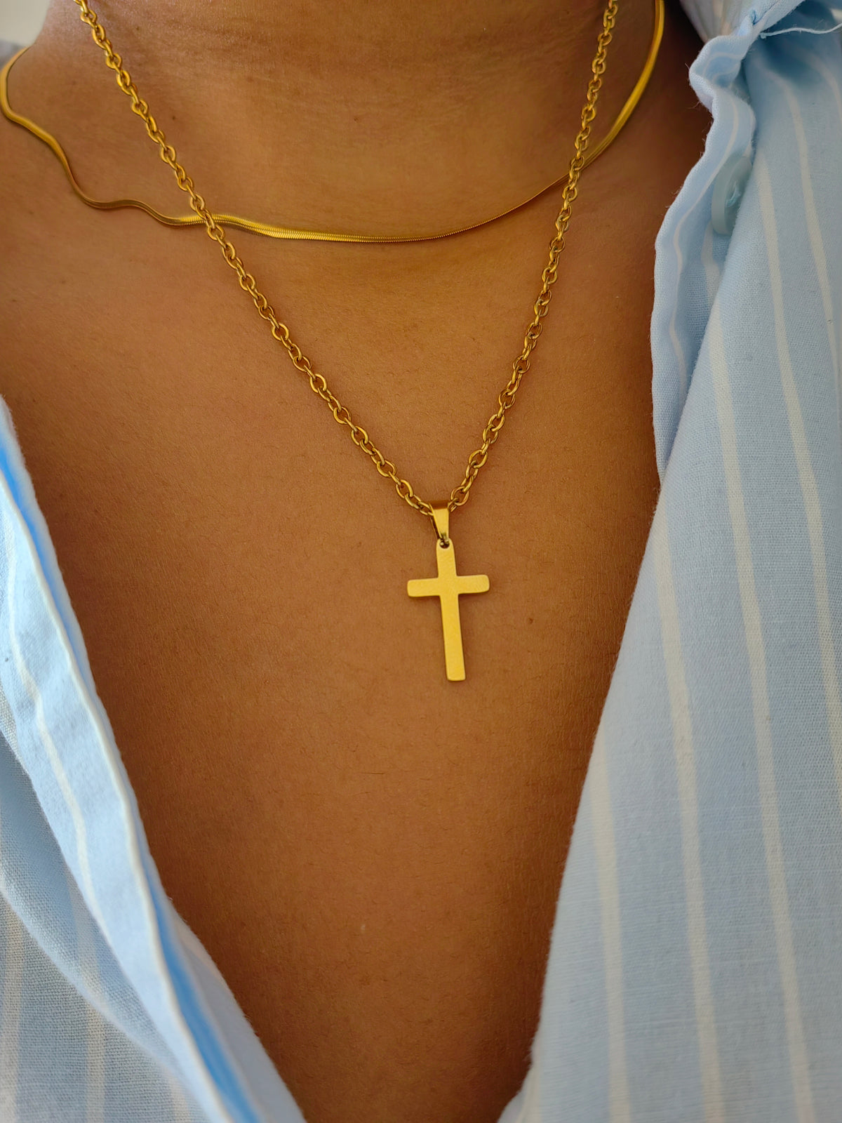 CROSS NECKLACE