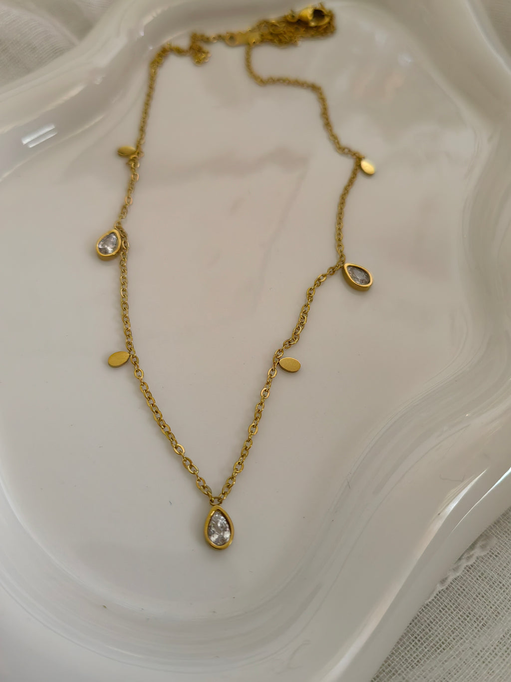DIAMANTE NECKLACE