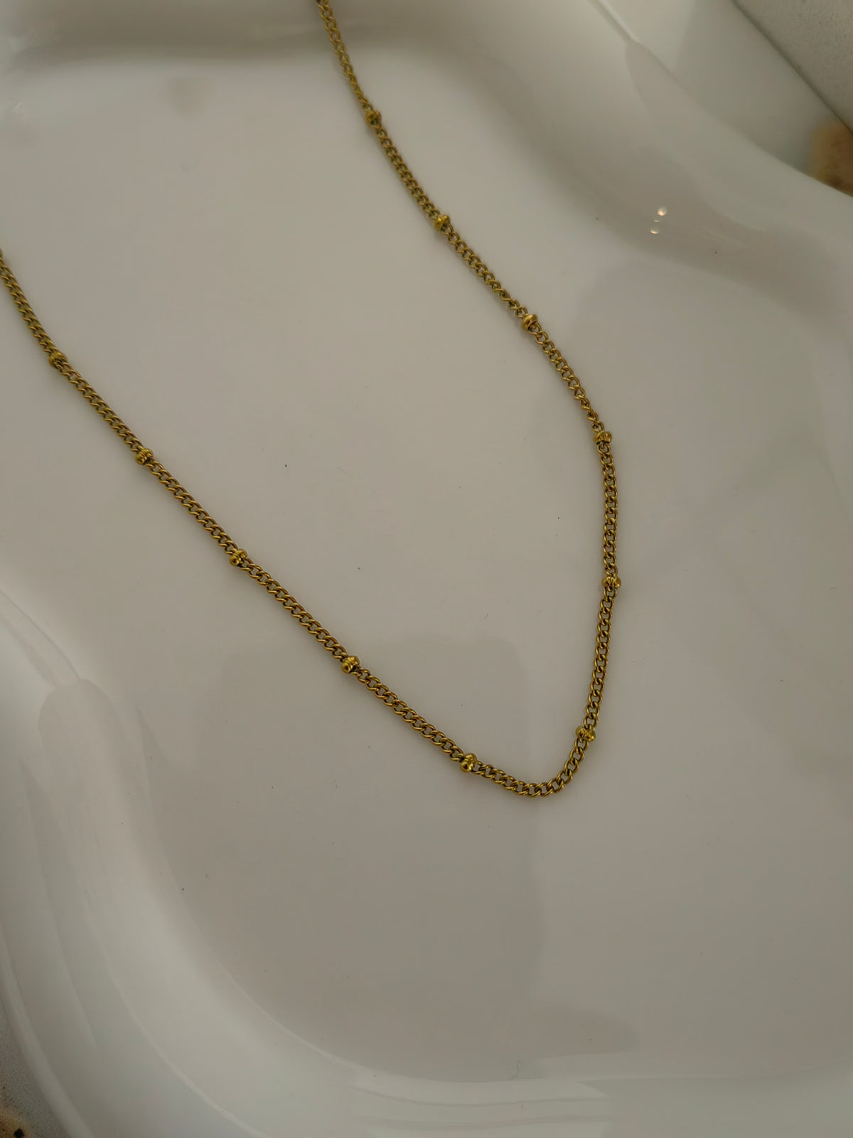 SMALL DEW DROP NECKLACE