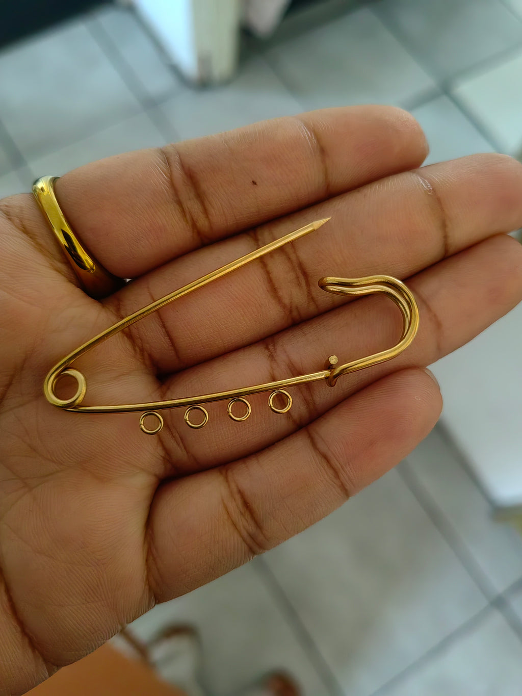 PIN BROOCH