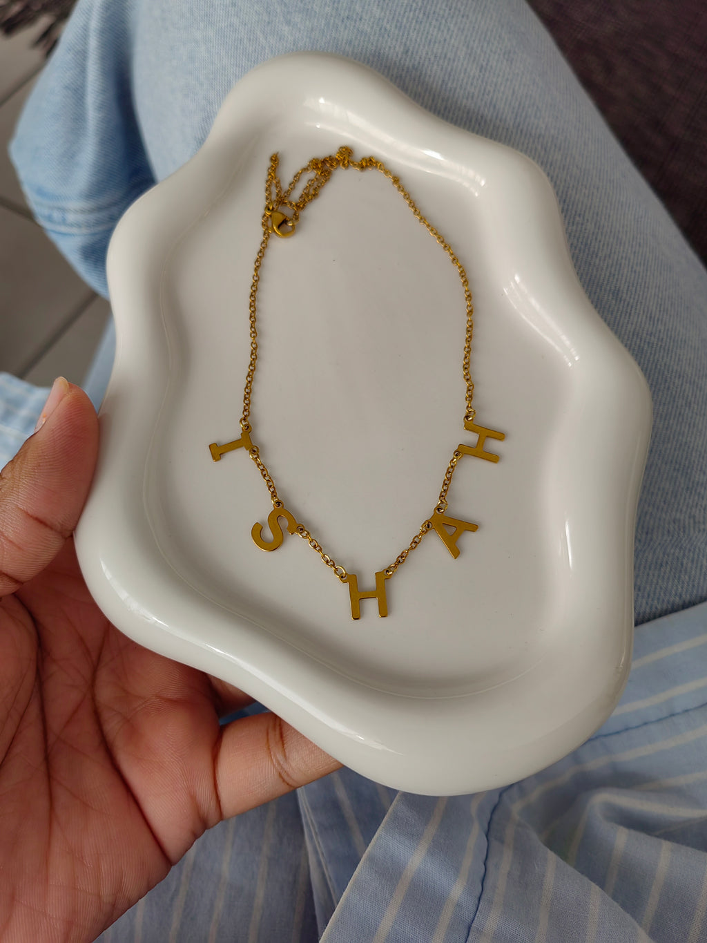 NAME LETTER NECKLACE