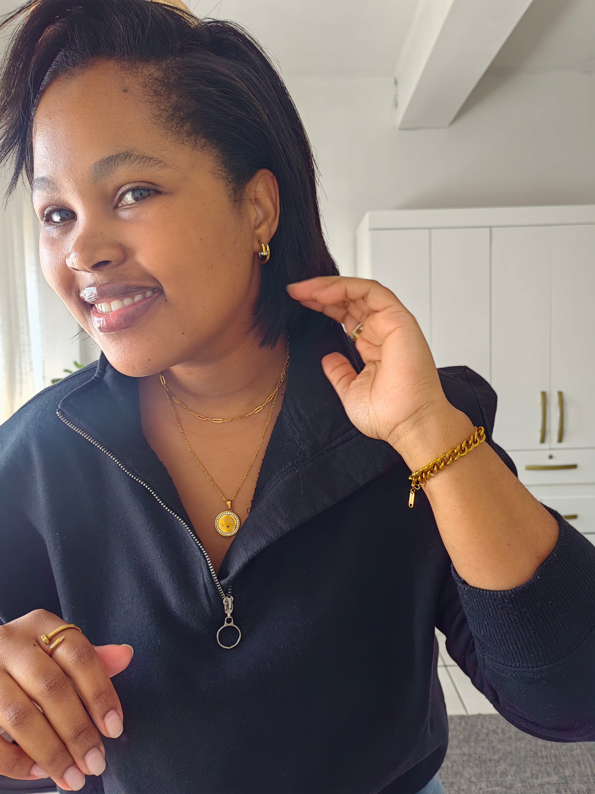 CIRCLE NAMEPLATE NECKLACE