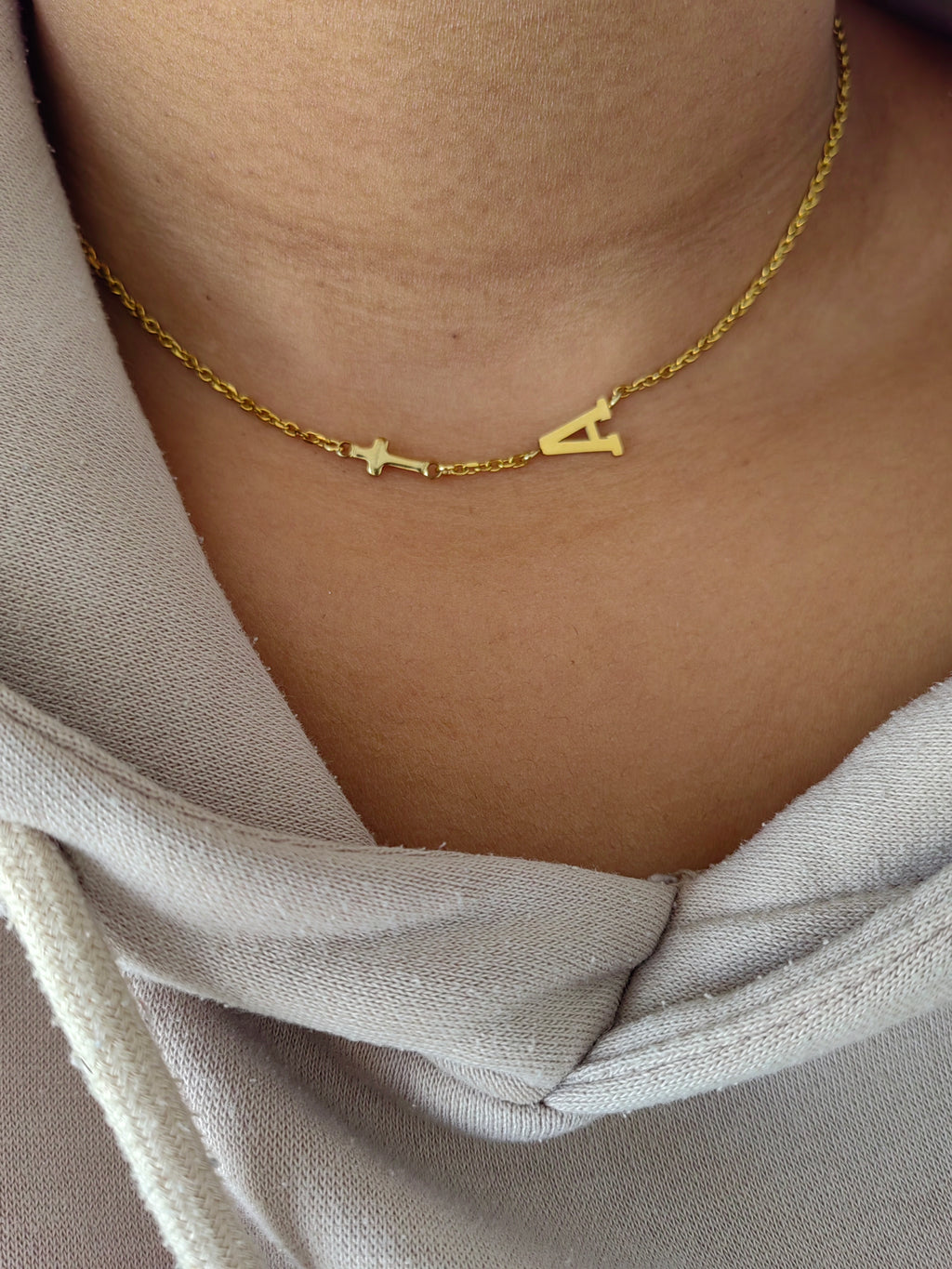 CONNECTOR INITIAL NECKLACE